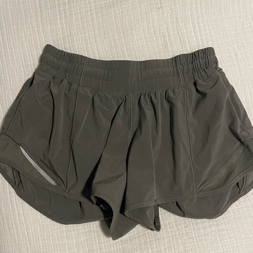 lululemon hotty hot low-rise short